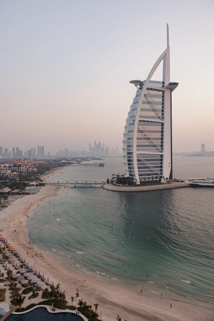 How to Plan a VIP Client Dinner in Dubai When the Evening Has to Convert - incircle events - dubai - pic01